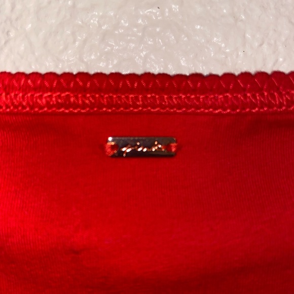 PINK by Victorias Secret Red T-Shirt Thong Bodysuit - Size Large - Picture 4 of 6